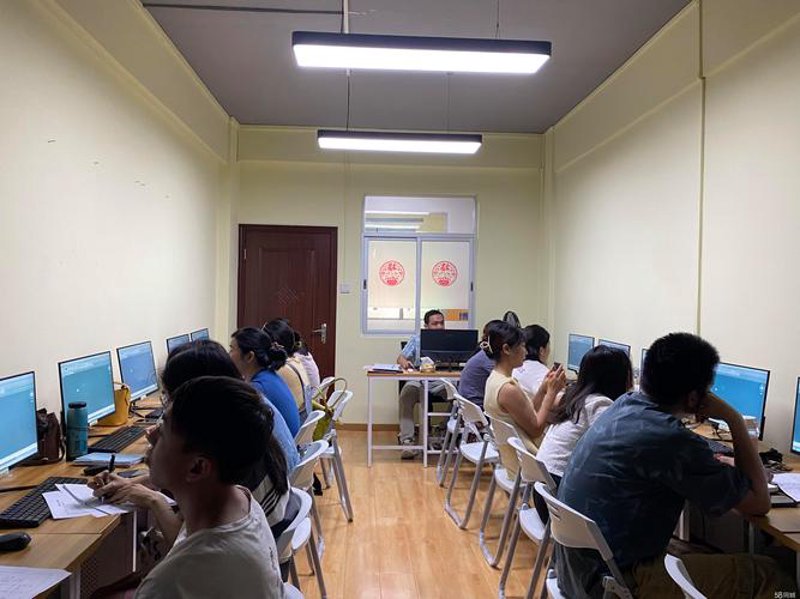 信息技术服务：企业发展的加速器